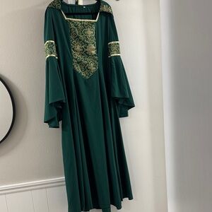 Elegant Green Medieval Dress